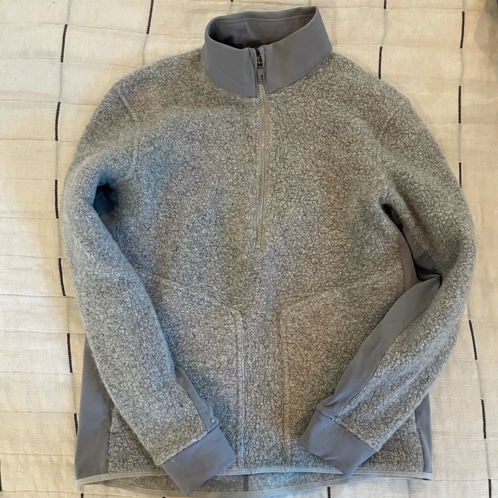lululemon men’s grey sherpa pullover size medium